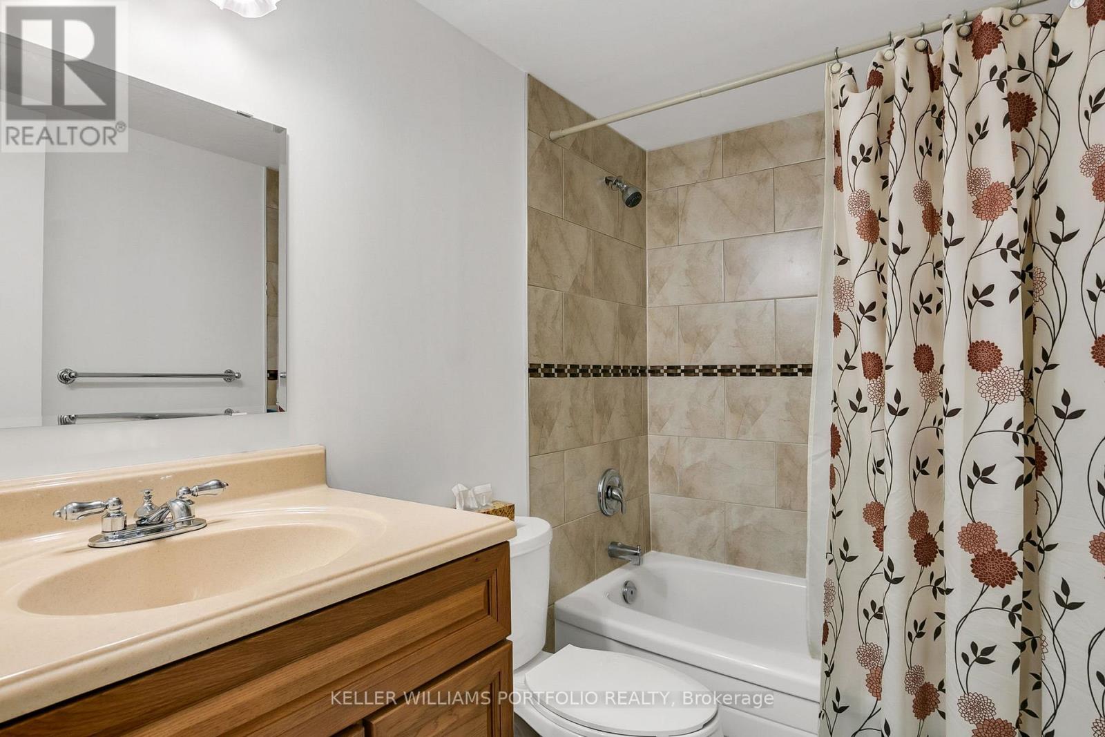 710 - 820 Burnhamthorpe Road, Toronto (Markland Wood), Ontario  M9C 4W2 - Photo 28 - W12461332