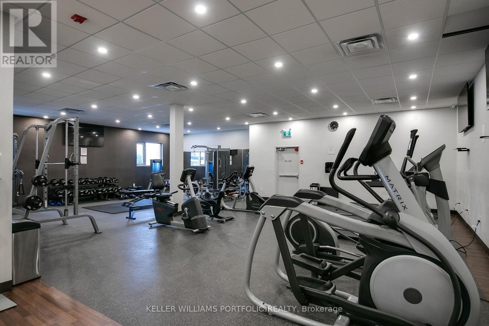710 - 820 Burnhamthorpe Road, Toronto (Markland Wood), Ontario  M9C 4W2 - Photo 36 - W12461332