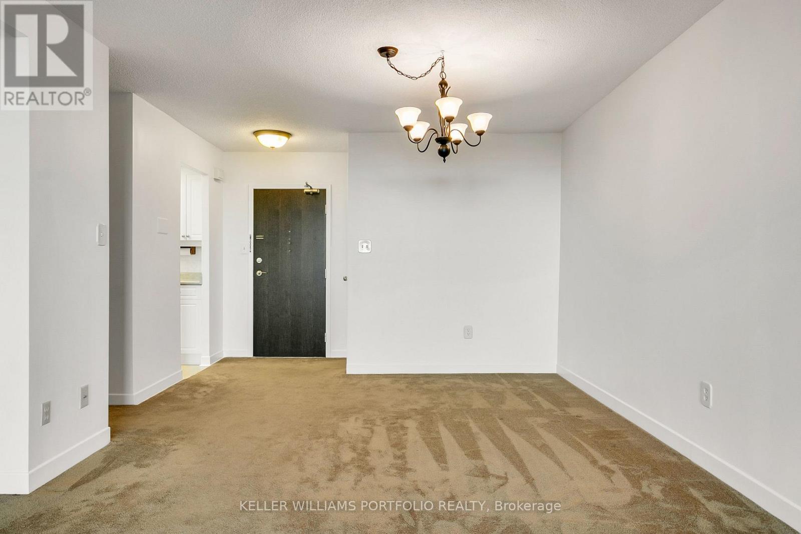 710 - 820 Burnhamthorpe Road, Toronto (Markland Wood), Ontario  M9C 4W2 - Photo 7 - W12461332
