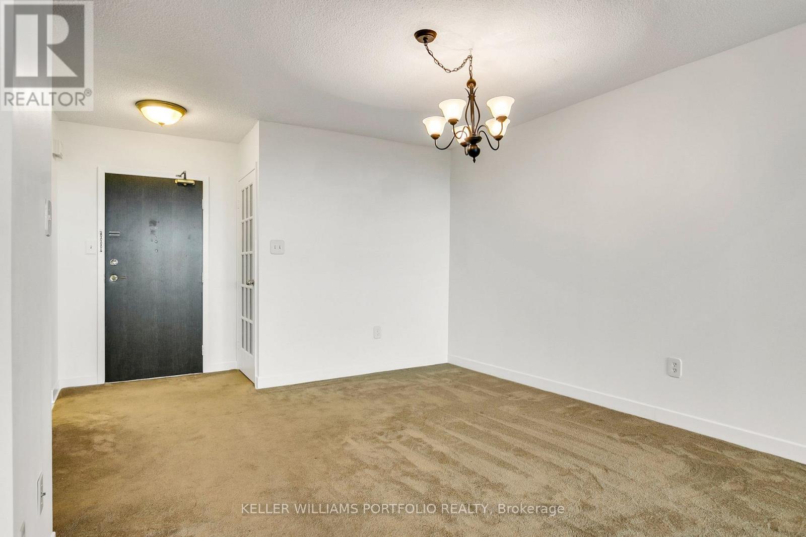 710 - 820 Burnhamthorpe Road, Toronto (Markland Wood), Ontario  M9C 4W2 - Photo 8 - W12461332