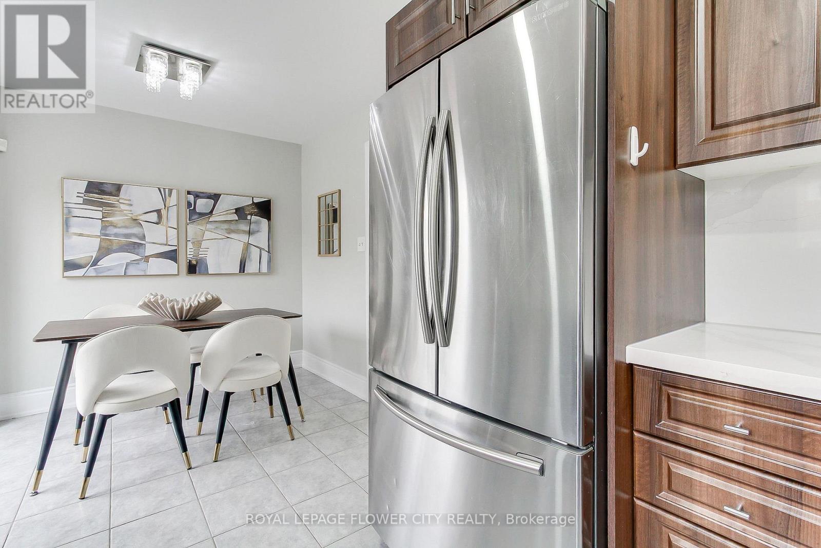 6 Studebaker Trail, Brampton (Fletcher's Meadow), Ontario  L7A 3A2 - Photo 18 - W12461345