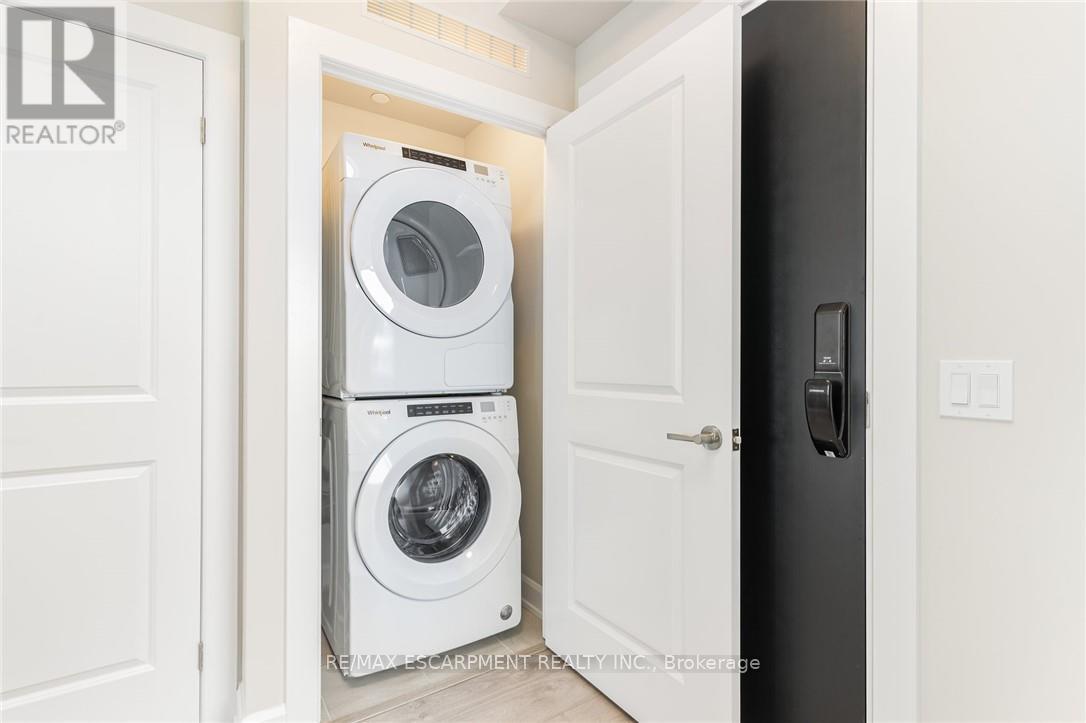 1702 - 3220 William Coltson Avenue, Oakville, Ontario  L6H 7X9 - Photo 14 - W12461353