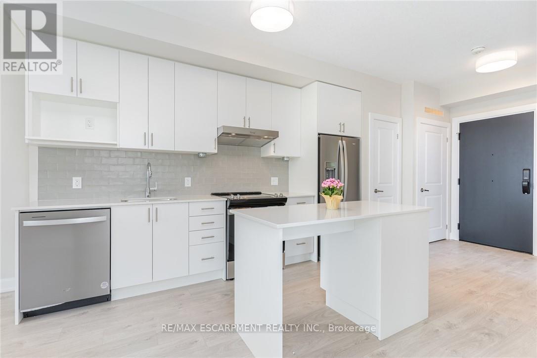 1702 - 3220 William Coltson Avenue, Oakville, Ontario  L6H 7X9 - Photo 5 - W12461353