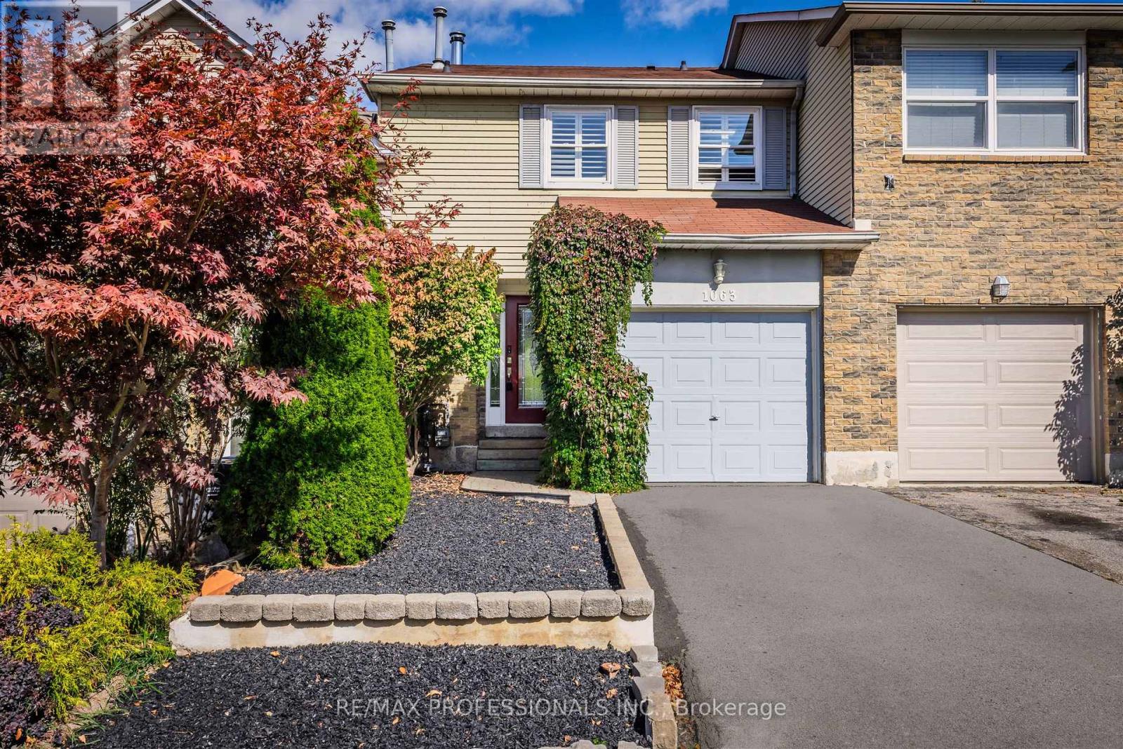 1063 Raintree Lane, Mississauga (Lorne Park), Ontario  L5H 4A1 - Photo 2 - W12461389