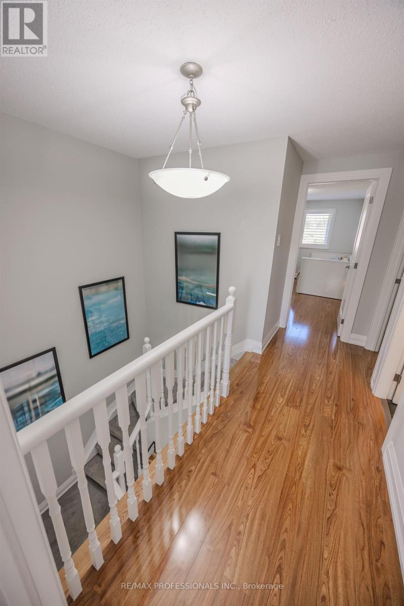 1063 Raintree Lane, Mississauga (Lorne Park), Ontario  L5H 4A1 - Photo 23 - W12461389