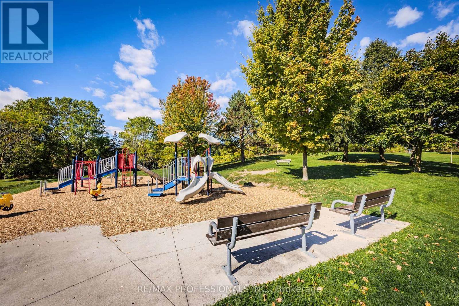 1063 Raintree Lane, Mississauga (Lorne Park), Ontario  L5H 4A1 - Photo 45 - W12461389