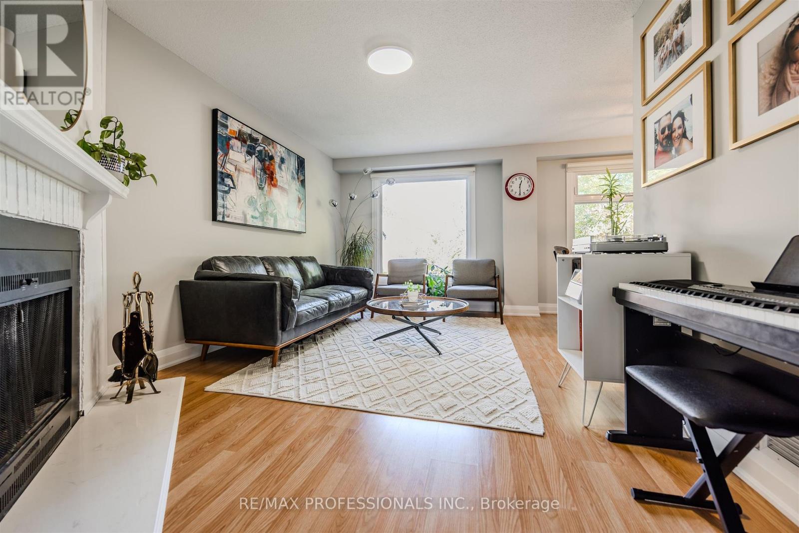 1063 Raintree Lane, Mississauga (Lorne Park), Ontario  L5H 4A1 - Photo 7 - W12461389