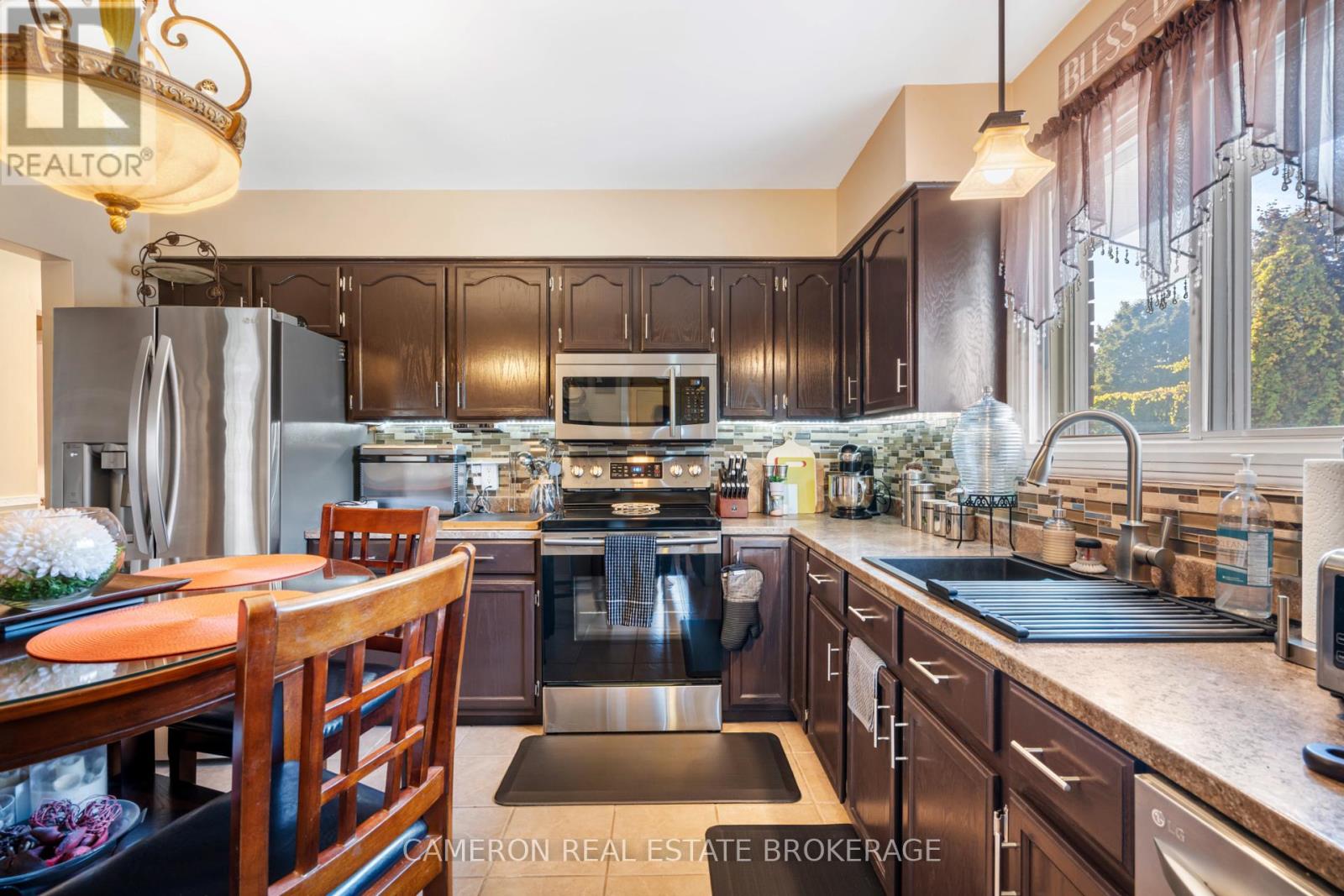 1127 Fourth Street E, Cornwall, Ontario  K6H 2K5 - Photo 7 - X12461436