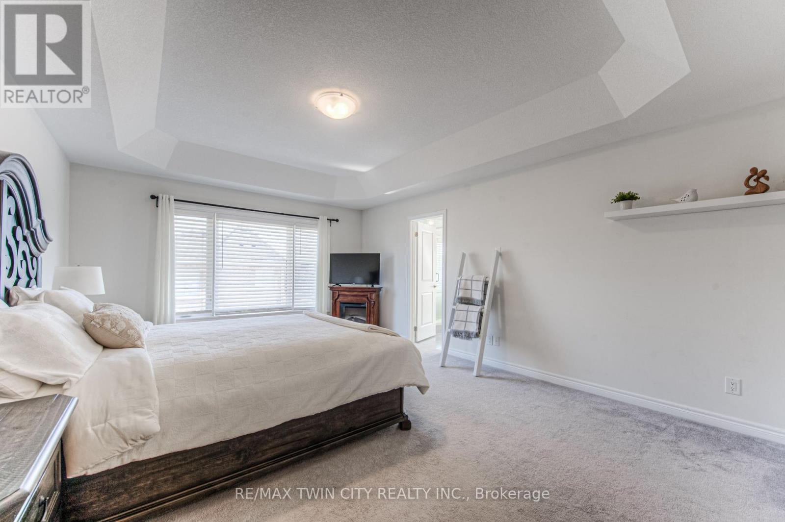 39 Reistwood Drive, Kitchener, Ontario  N2R 0N8 - Photo 18 - X12461288