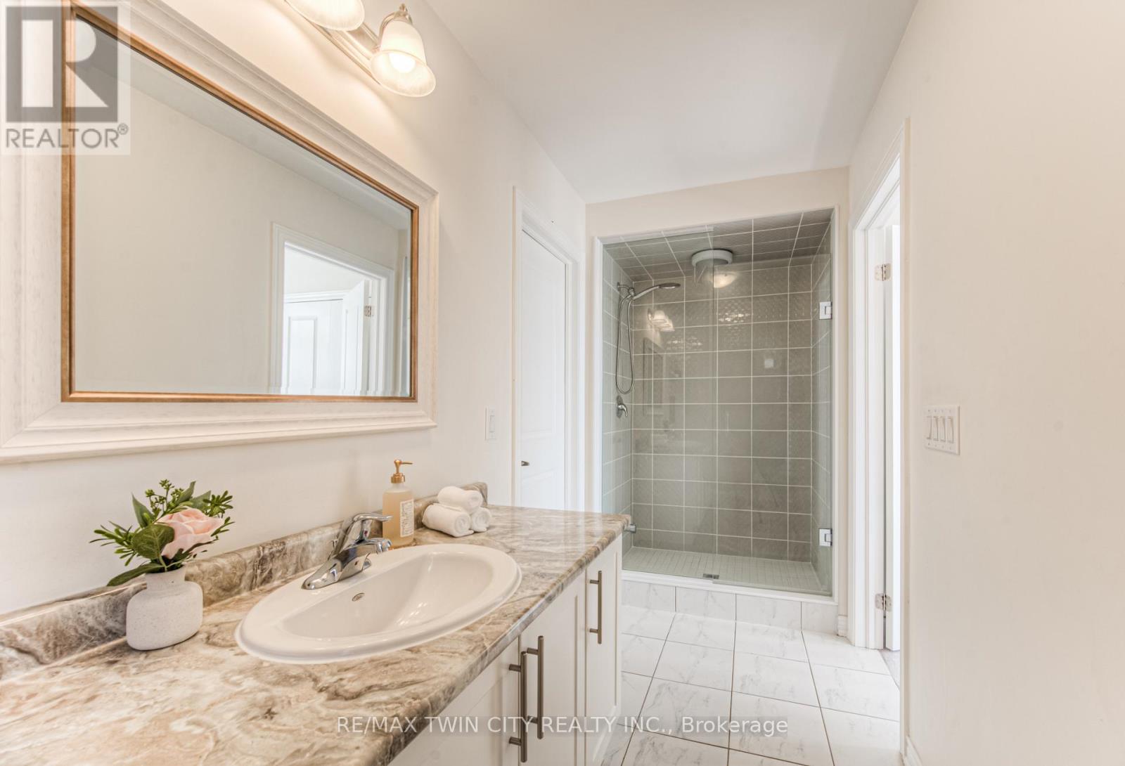 39 Reistwood Drive, Kitchener, Ontario  N2R 0N8 - Photo 23 - X12461288