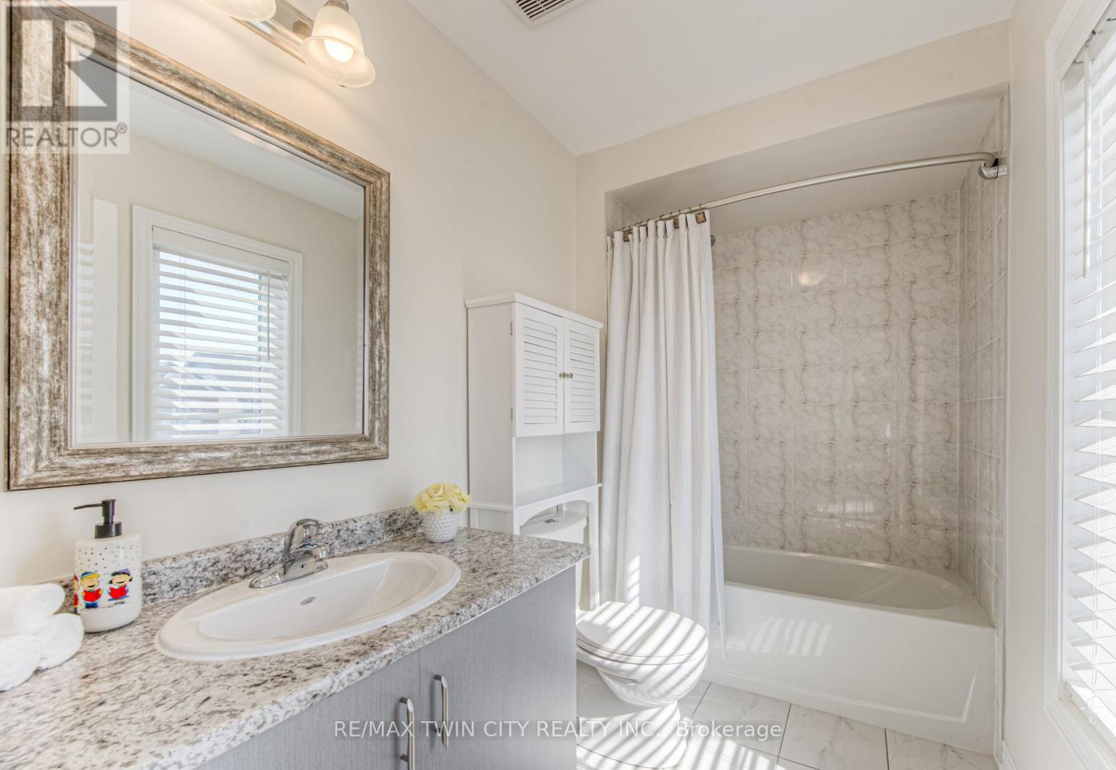 39 Reistwood Drive, Kitchener, Ontario  N2R 0N8 - Photo 25 - X12461288