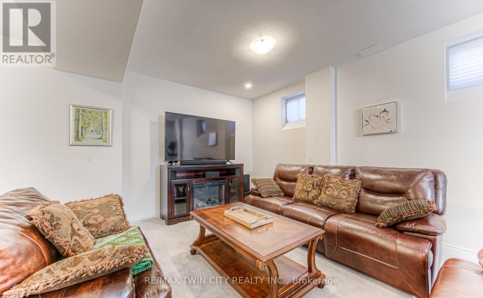 39 Reistwood Drive, Kitchener, Ontario  N2R 0N8 - Photo 26 - X12461288