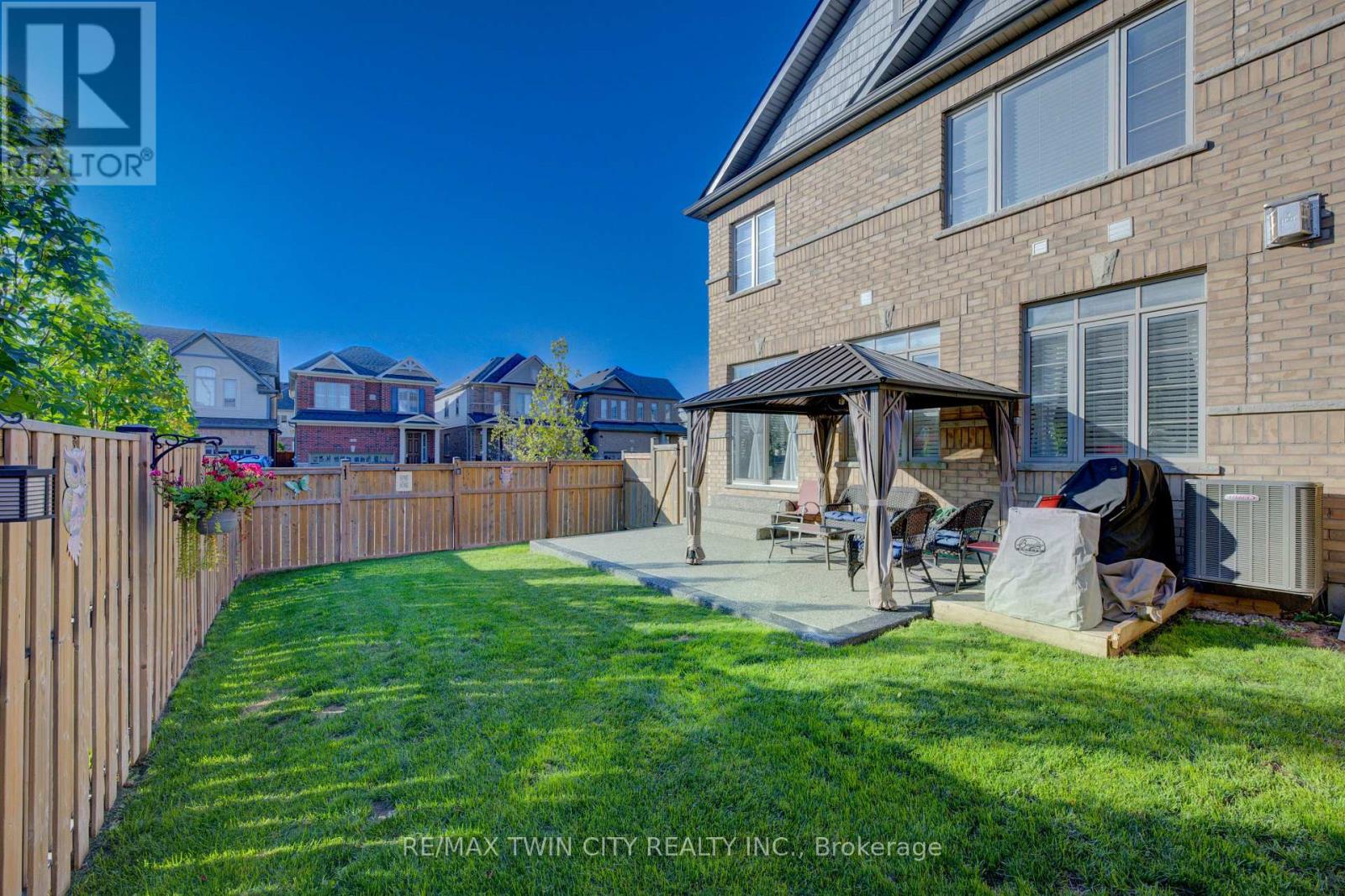 39 Reistwood Drive, Kitchener, Ontario  N2R 0N8 - Photo 32 - X12461288