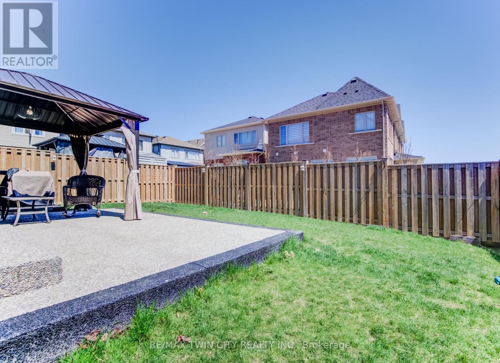 39 Reistwood Drive, Kitchener, Ontario  N2R 0N8 - Photo 34 - X12461288