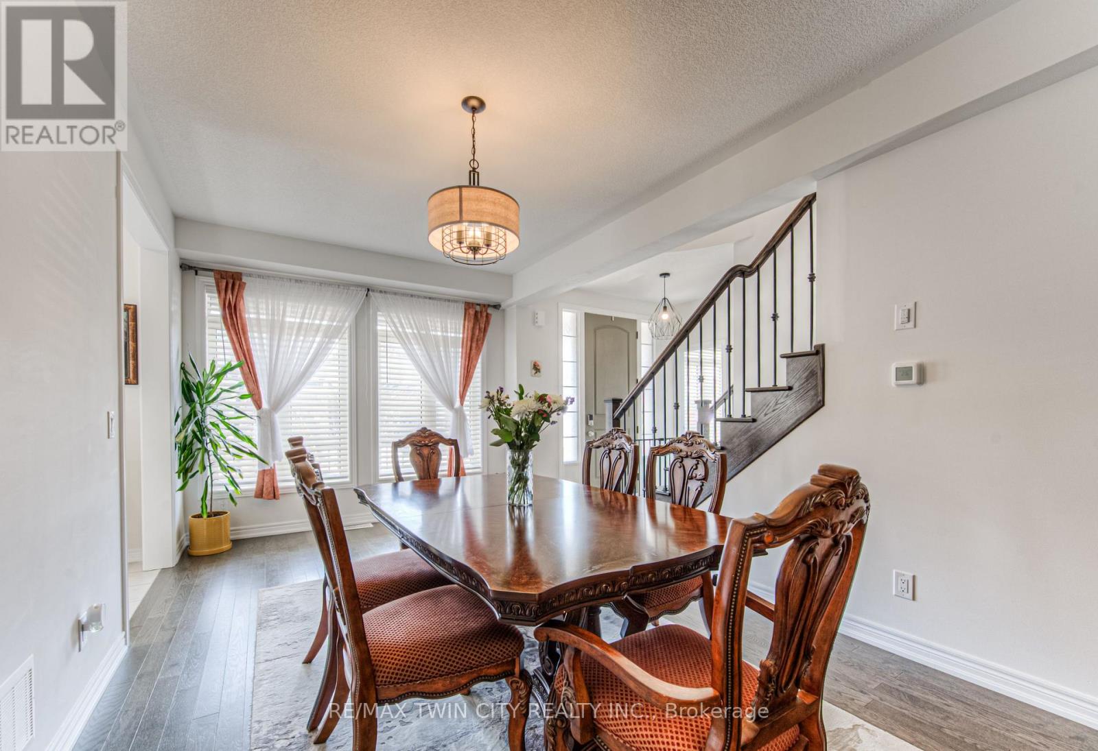 39 Reistwood Drive, Kitchener, Ontario  N2R 0N8 - Photo 7 - X12461288