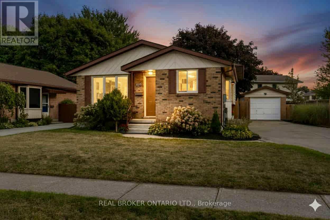 1134 MOHAWK STREET, Woodstock, Ontario