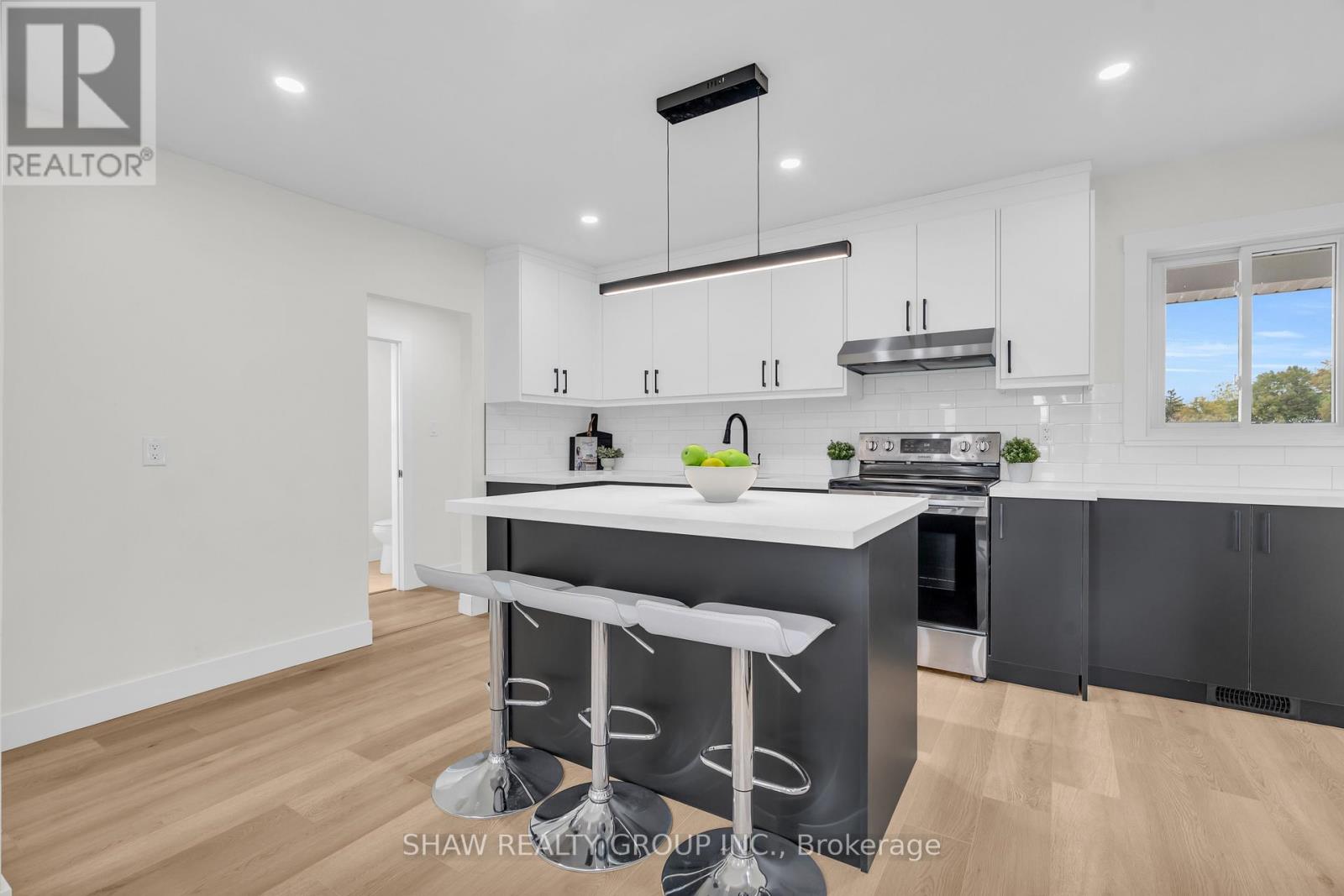45 Norfolk Avenue, Cambridge, Ontario  N1R 3T7 - Photo 11 - X12461308