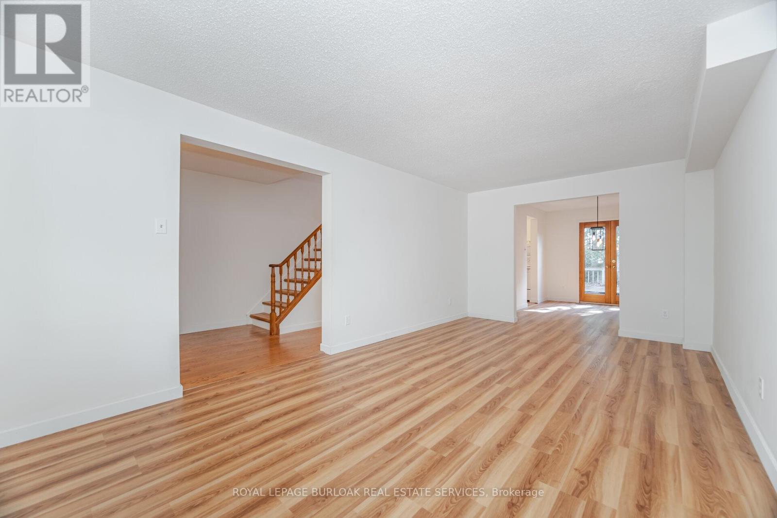 21 Horning Drive, Hamilton, Ontario  L9C 6L2 - Photo 10 - X12461321