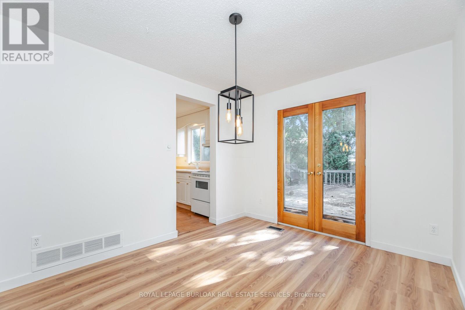 21 Horning Drive, Hamilton, Ontario  L9C 6L2 - Photo 15 - X12461321