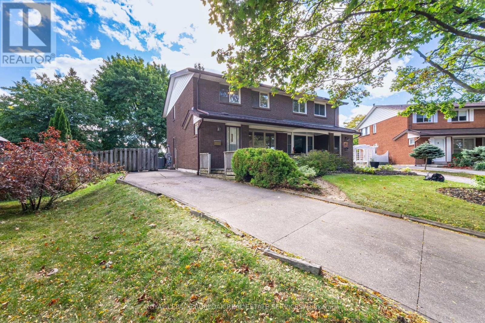 21 Horning Drive, Hamilton, Ontario  L9C 6L2 - Photo 2 - X12461321