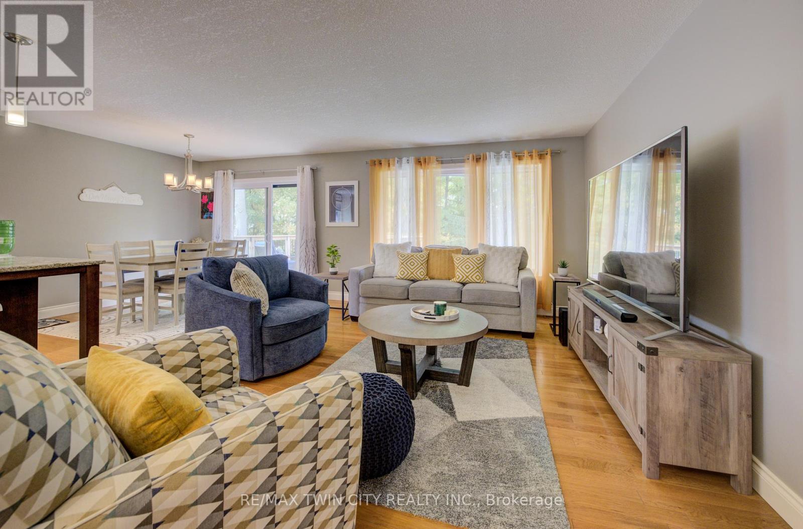 51 Spring Street, Norwich (Norwich Town), Ontario  N0J 1P0 - Photo 6 - X12461331