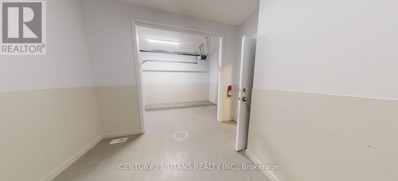 1043 Gerrard Street E, Toronto, Ontario  M4M 1Z7 - Photo 11 - E12458470