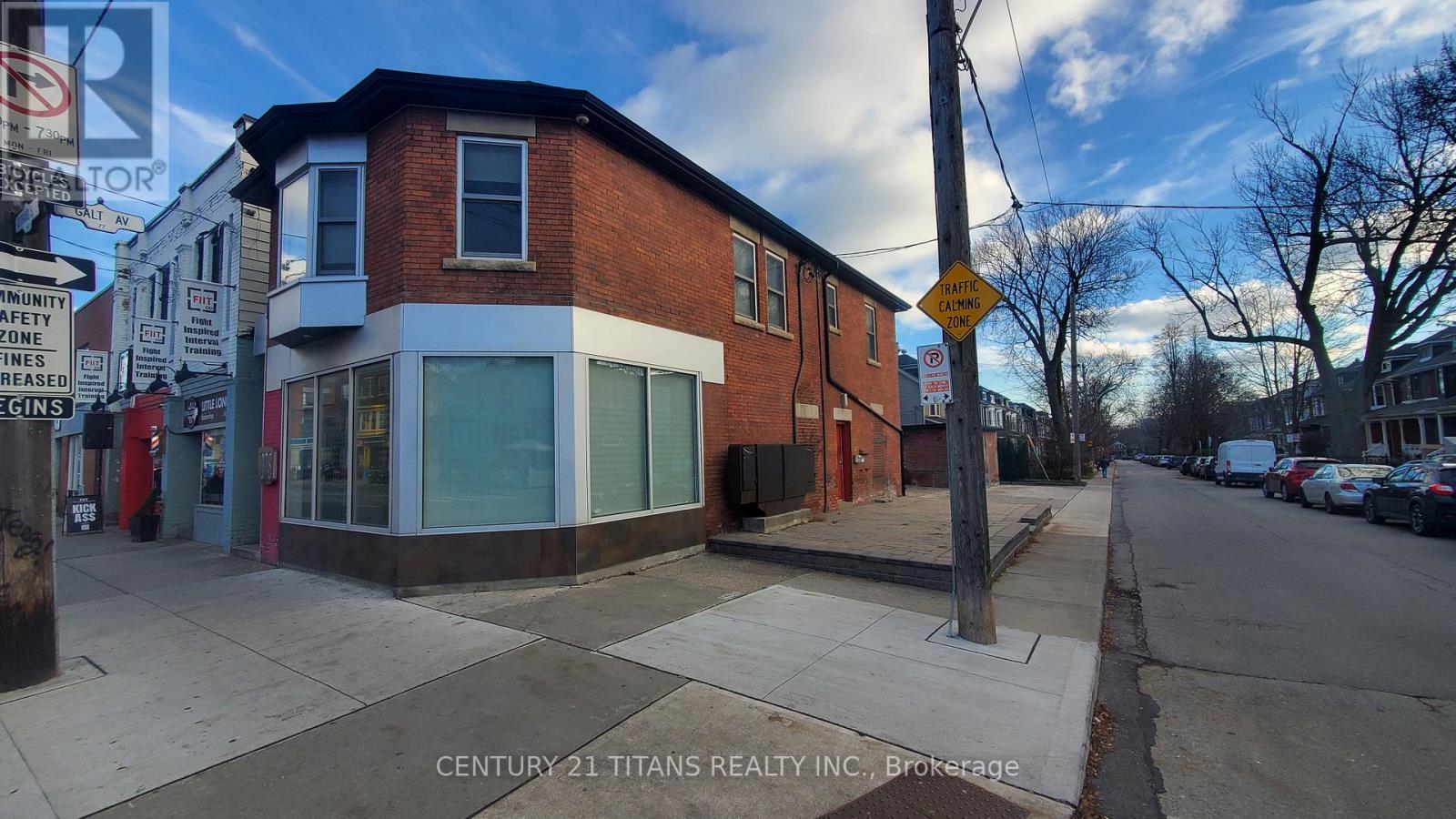 1043 Gerrard Street E, Toronto, Ontario  M4M 1Z7 - Photo 2 - E12458470