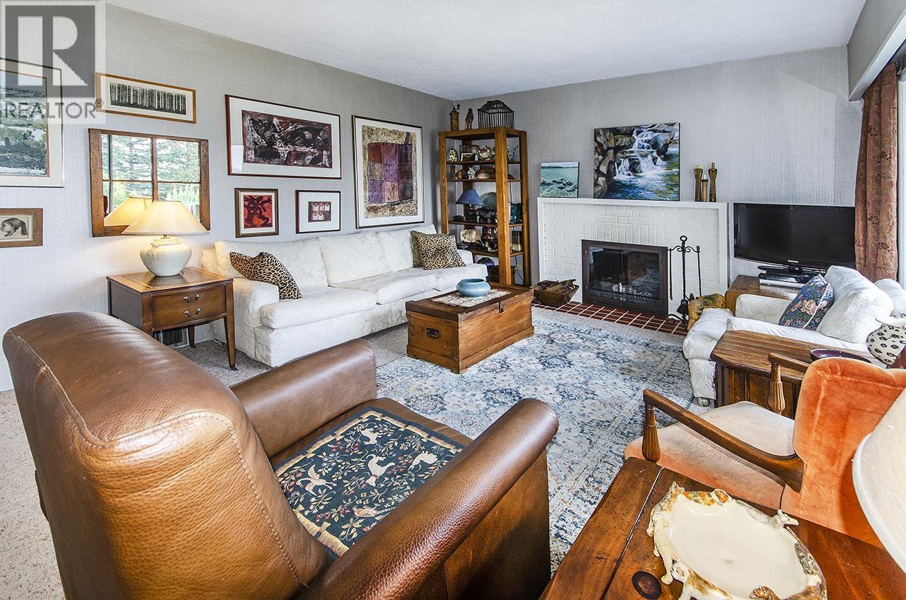 903 E Keith Road, North Vancouver, British Columbia  V7L 1X1 - Photo 9 - R3048174