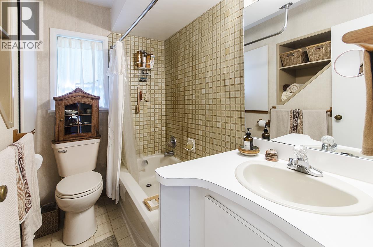 903 E Keith Road, North Vancouver, British Columbia  V7L 1X1 - Photo 20 - R3048174