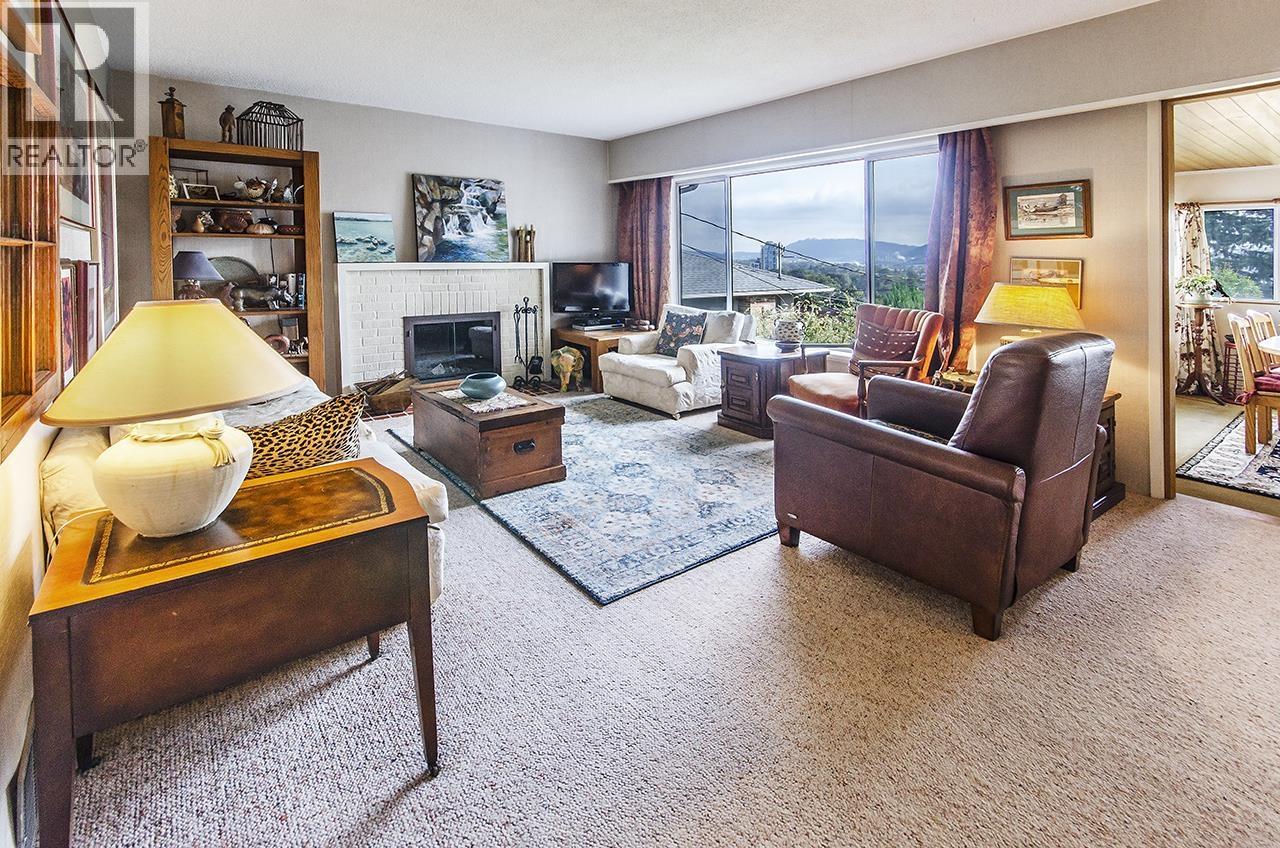 903 E Keith Road, North Vancouver, British Columbia  V7L 1X1 - Photo 7 - R3048174