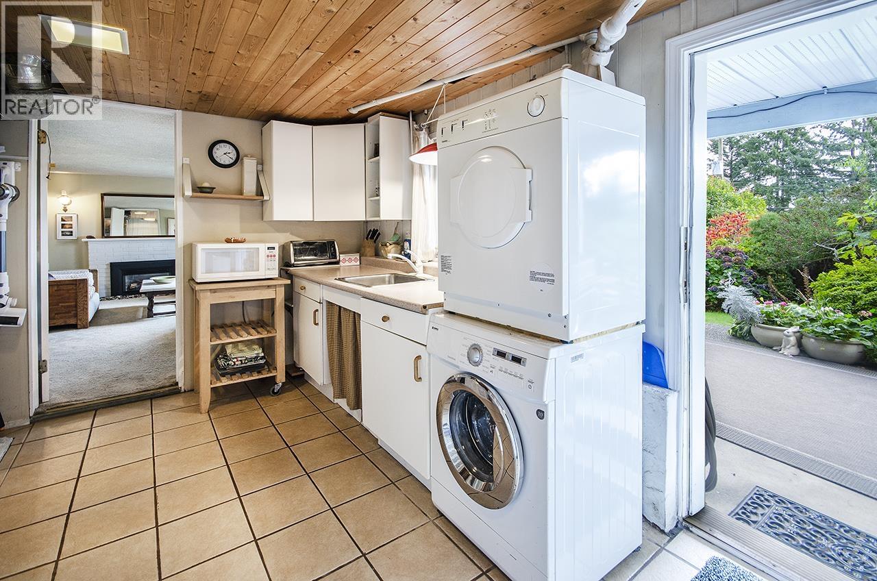 903 E Keith Road, North Vancouver, British Columbia  V7L 1X1 - Photo 24 - R3048174