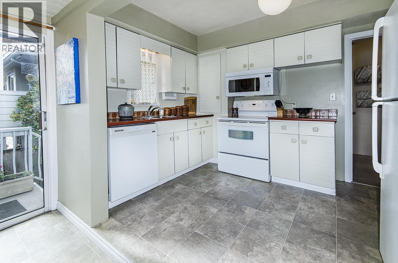 903 E Keith Road, North Vancouver, British Columbia  V7L 1X1 - Photo 15 - R3048174