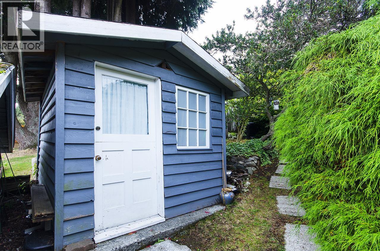 903 E Keith Road, North Vancouver, British Columbia  V7L 1X1 - Photo 32 - R3048174