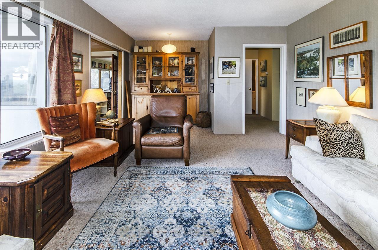 903 E Keith Road, North Vancouver, British Columbia  V7L 1X1 - Photo 12 - R3048174