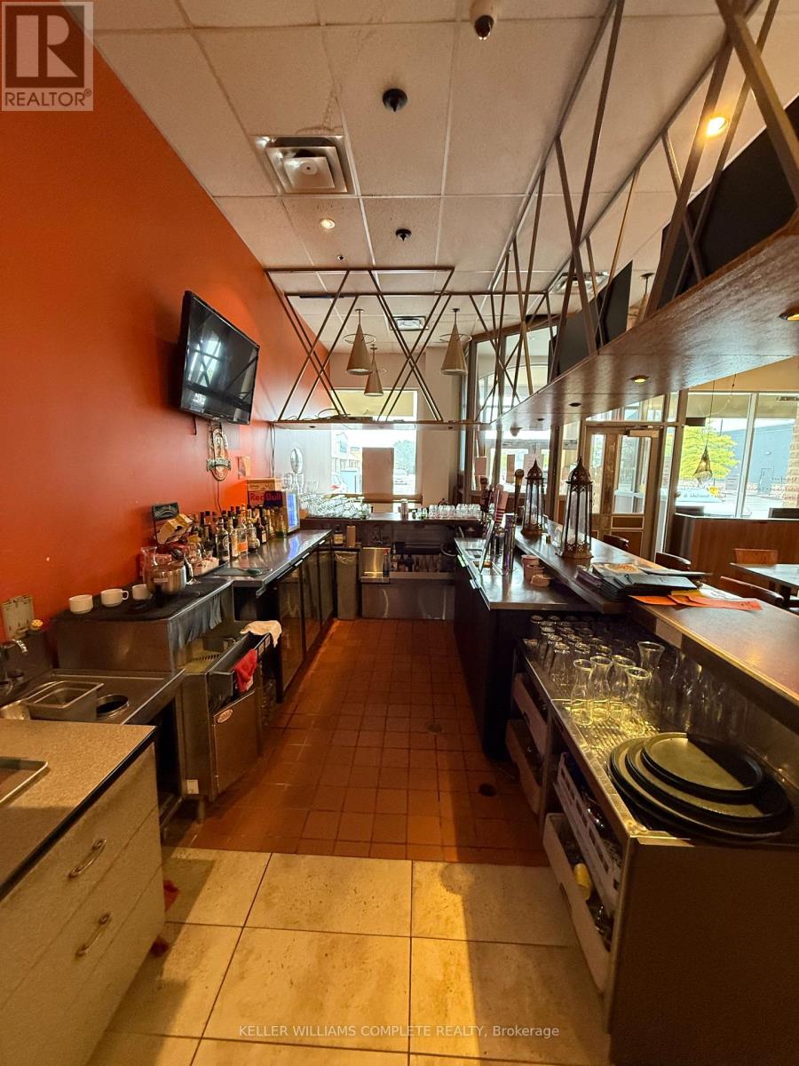 1508 Upper James Street, Hamilton, Ontario  L9B 1K3 - Photo 12 - X12442382