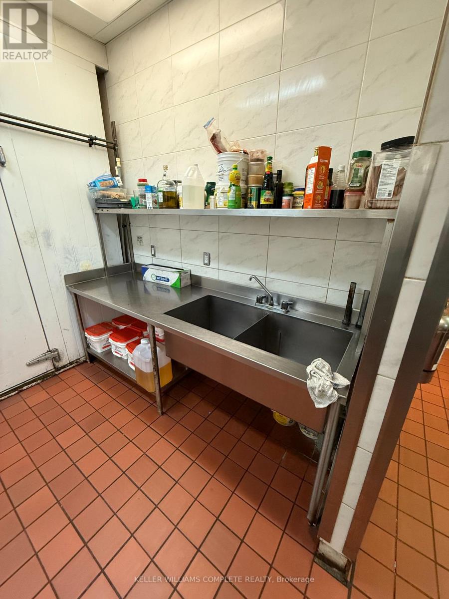 1508 Upper James Street, Hamilton, Ontario  L9B 1K3 - Photo 33 - X12442382