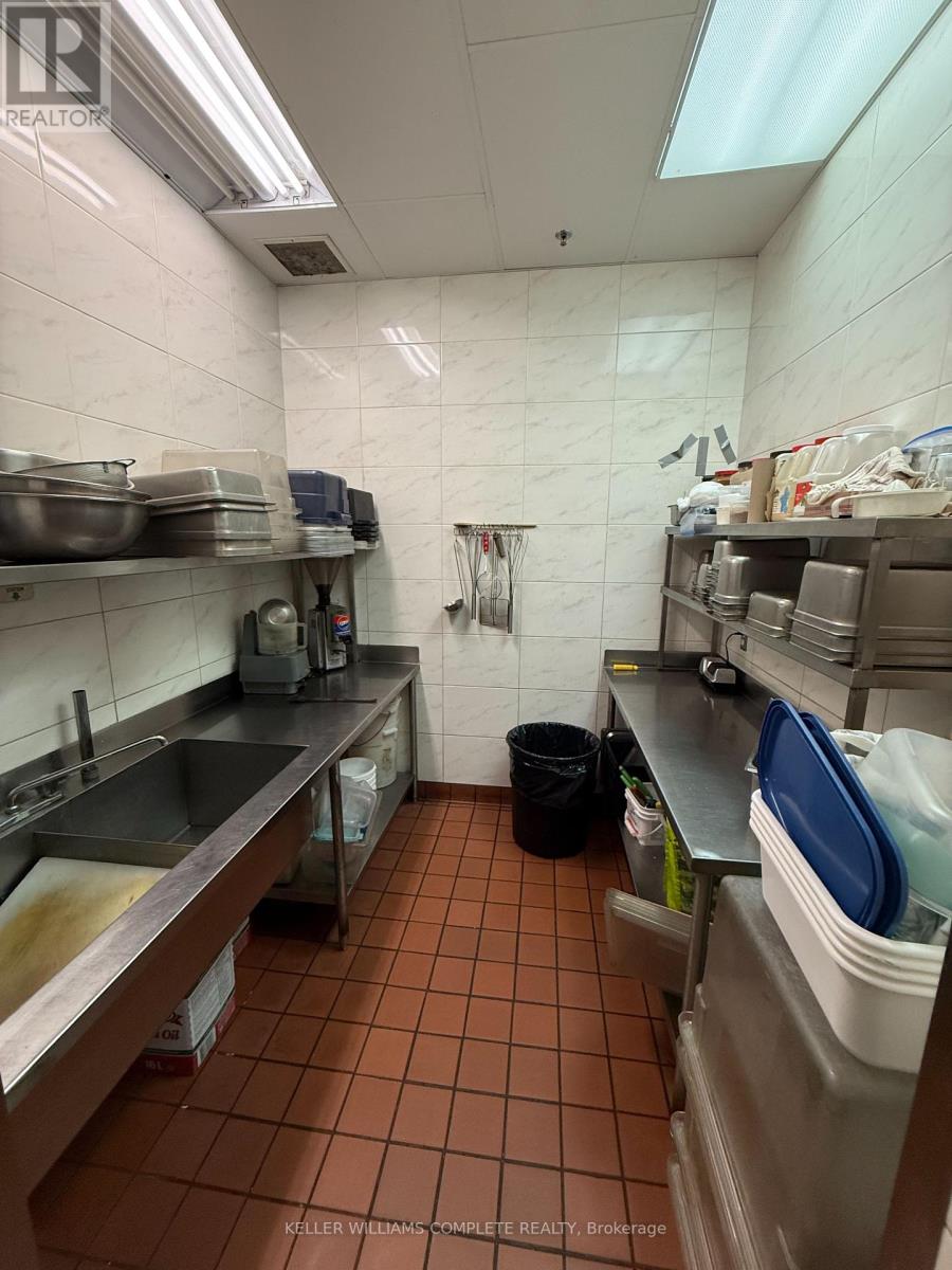 1508 Upper James Street, Hamilton, Ontario  L9B 1K3 - Photo 37 - X12442382