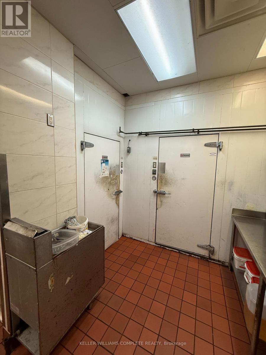 1508 Upper James Street, Hamilton, Ontario  L9B 1K3 - Photo 34 - X12442382