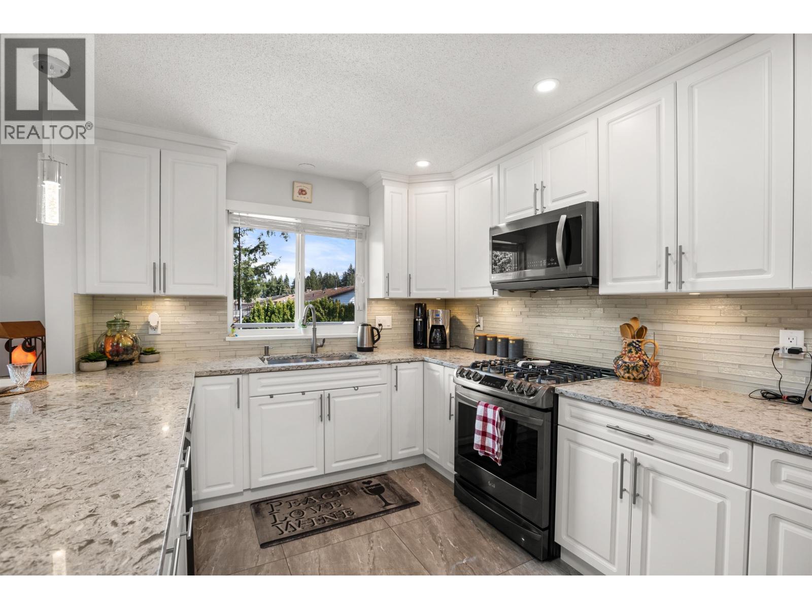 2821 Commonwealth Street, Port Coquitlam, British Columbia  V3B 5V6 - Photo 5 - R3058140