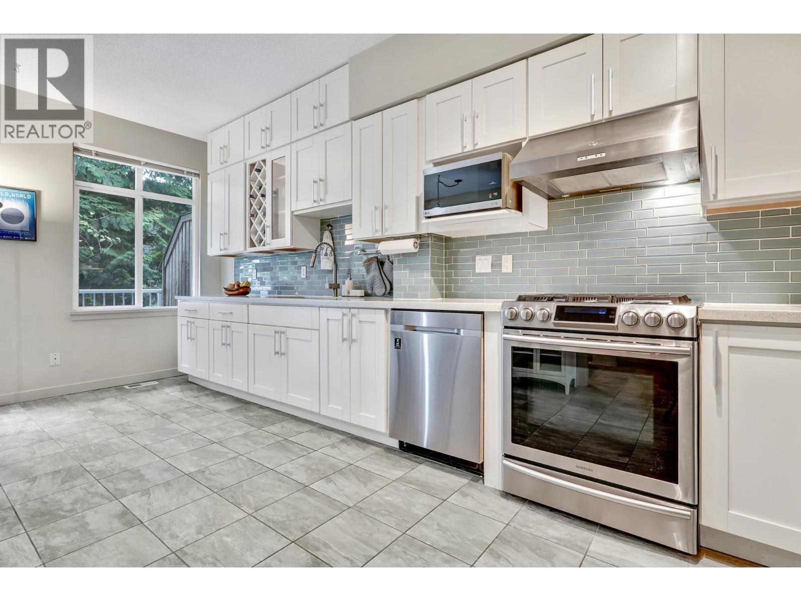 3264 Clermont Mews, Vancouver, British Columbia  V5S 4X3 - Photo 2 - R3057815