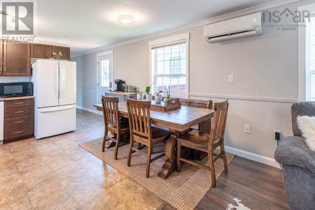303 Ioney Hill, Beaver Bank, Nova Scotia  B4E 1M6 - Photo 6 - 202525706