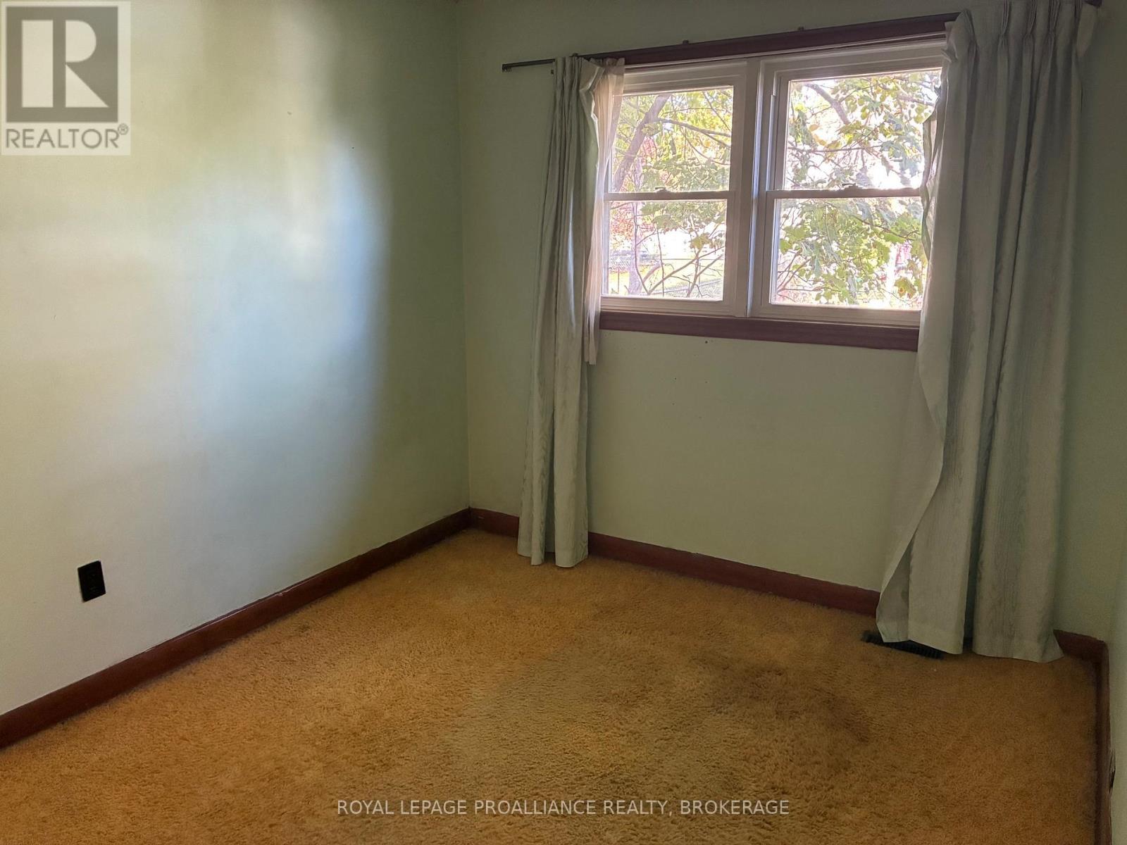 47 Henry Crescent, Loyalist, Ontario  K7N 1G6 - Photo 10 - X12461492