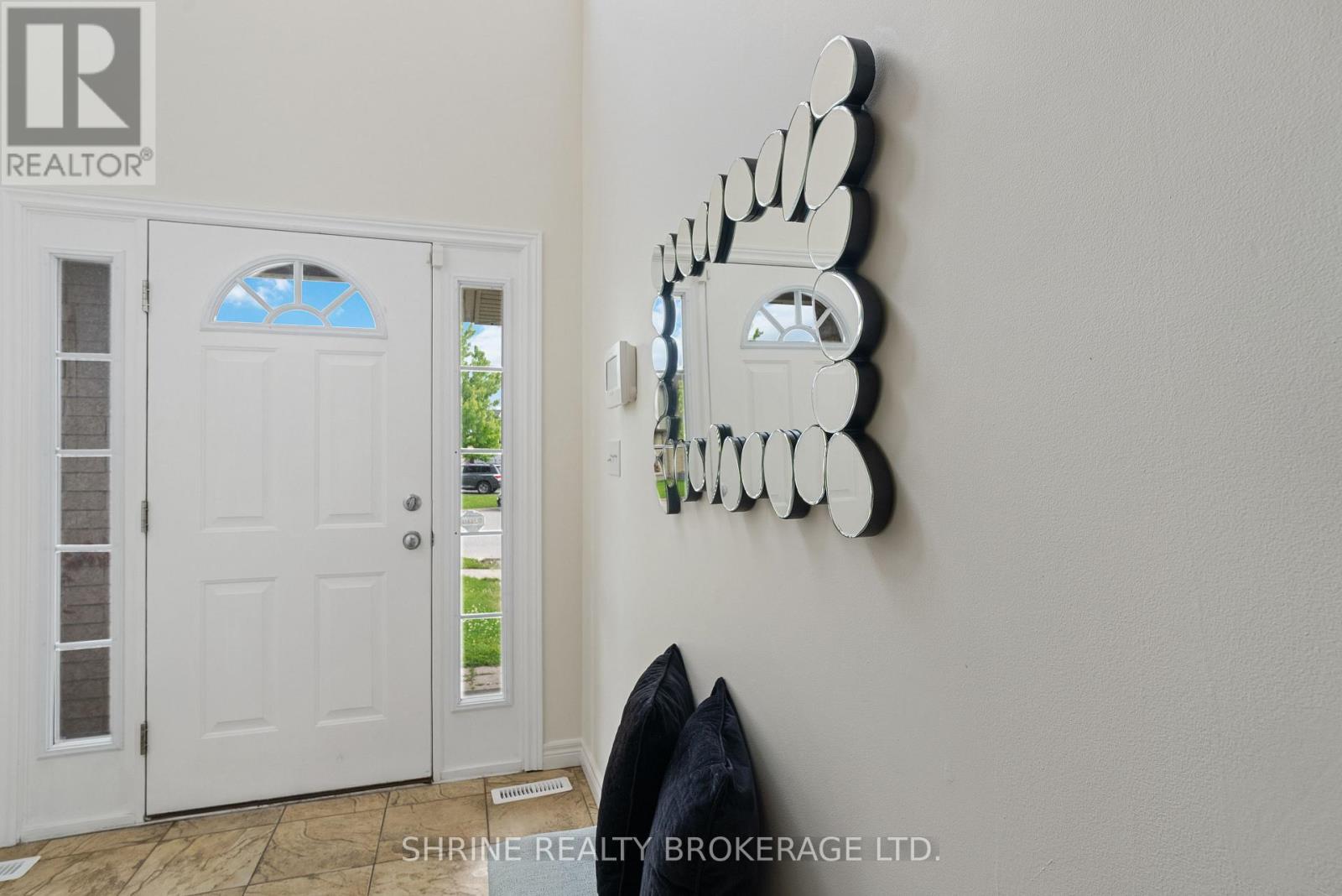 899 Bradshaw Crescent, London North, Ontario  N5X 0B6 - Photo 2 - X12461473
