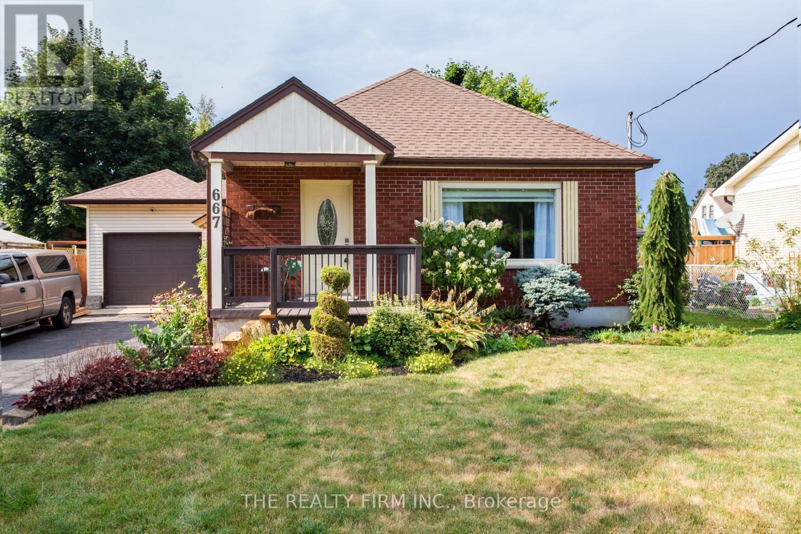 667 DEVONSHIRE AVENUE, Woodstock, Ontario