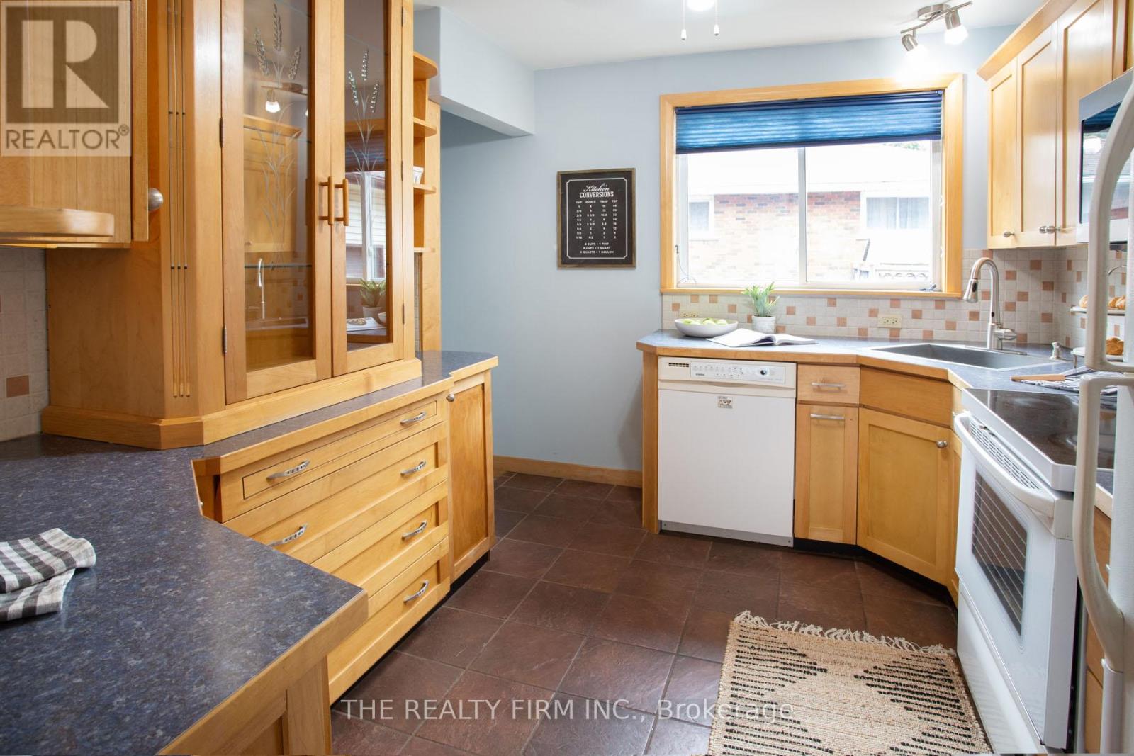 667 Devonshire Avenue, Woodstock, Ontario  N4S 5P9 - Photo 10 - X12461527