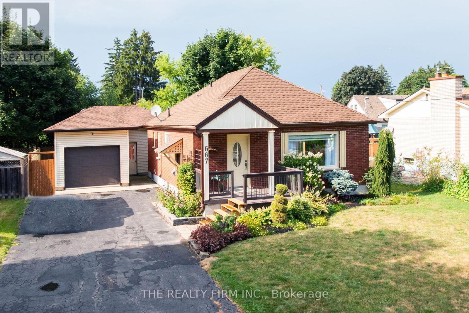 667 Devonshire Avenue, Woodstock, Ontario  N4S 5P9 - Photo 3 - X12461527