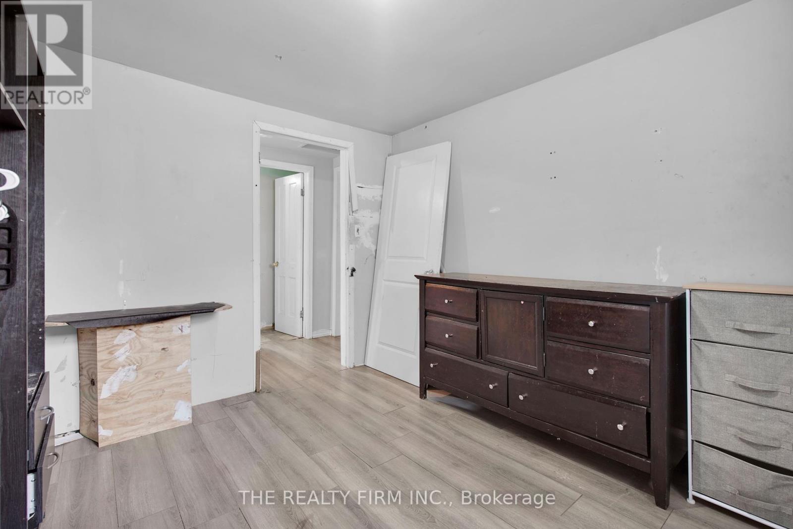 524 Simcoe Street, London East, Ontario  N6B 1K4 - Photo 10 - X12461538