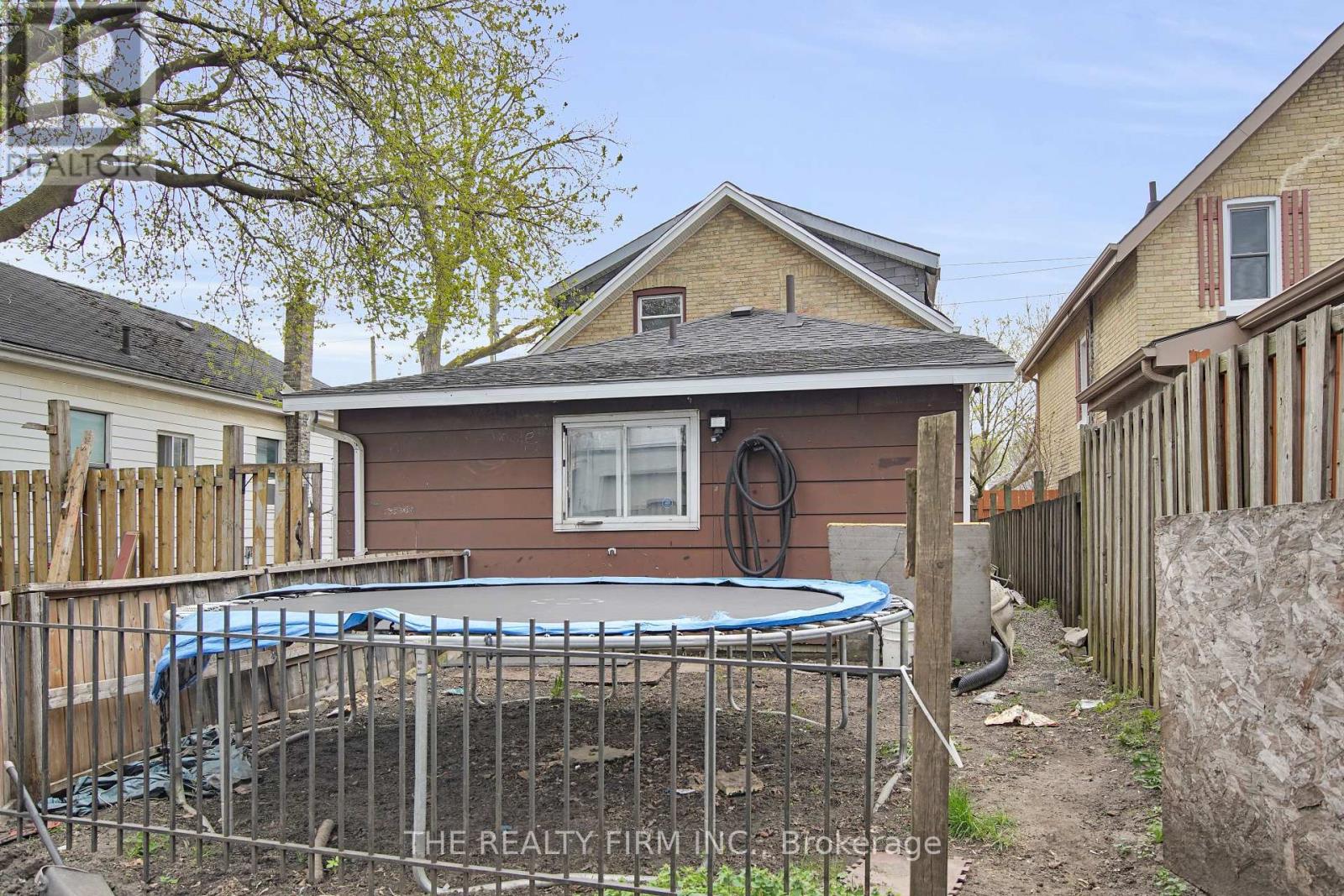 524 Simcoe Street, London East, Ontario  N6B 1K4 - Photo 29 - X12461538