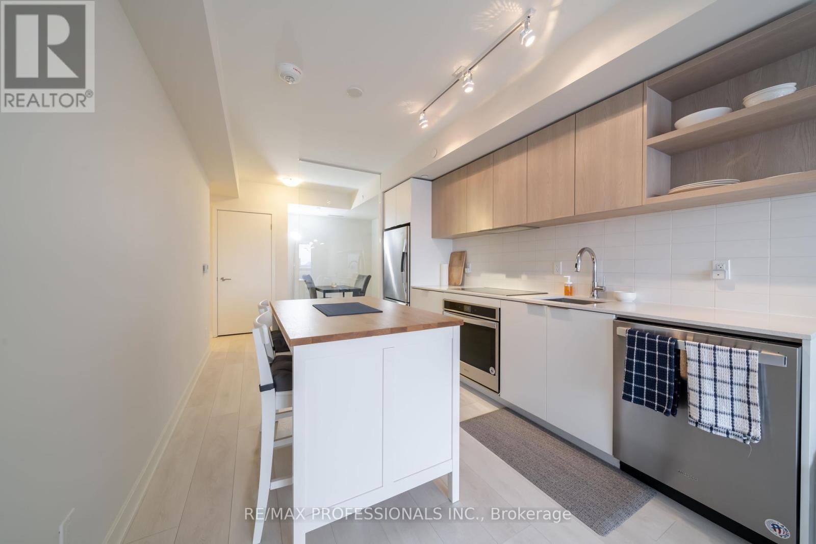 801 - 6 Sonic Way, Toronto, Ontario  M3C 0P1 - Photo 10 - C12461410
