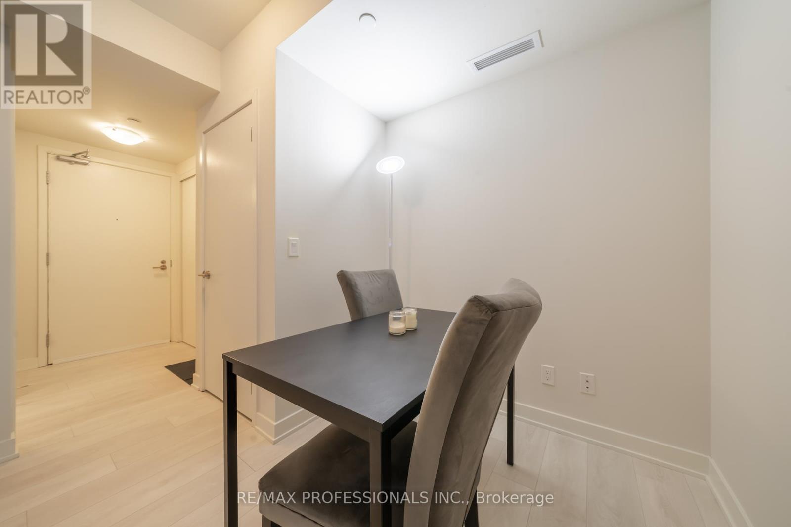 801 - 6 Sonic Way, Toronto, Ontario  M3C 0P1 - Photo 5 - C12461410